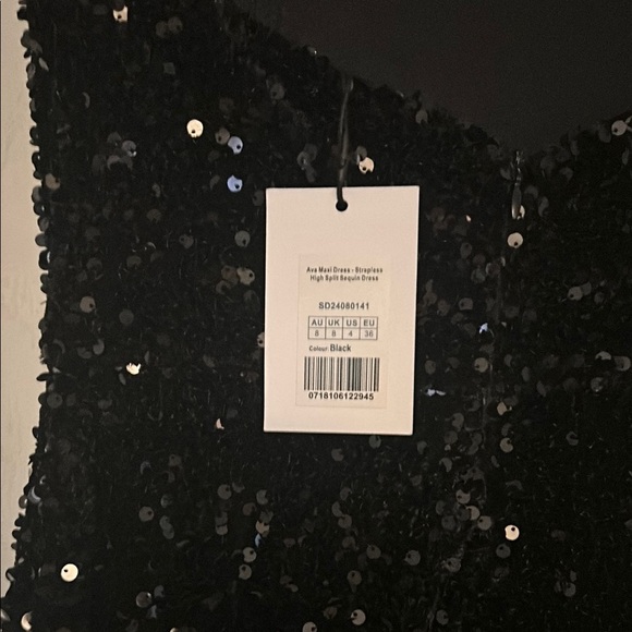 Elegant Black Sequin Strapless Dress - Picture 4 of 4